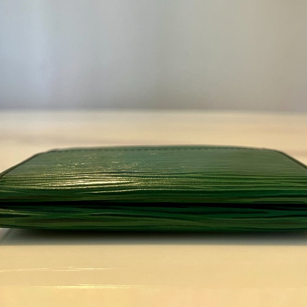 Louis Vuitton Limited Edition Malletier Borneo Green Epi Elise Wallet + COA - Picture 14 of 16